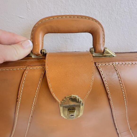 Mid Century Top Grain Cowhide Briefcase Stay Open Frame Vintage Bag with Key MCM - Picture 7 of 16